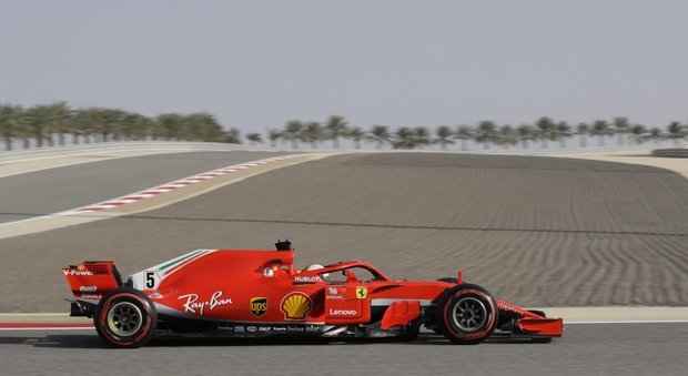 In Bahrain la prima fila è tutta della Ferrari: Vettel parte in pole