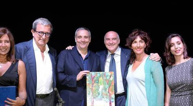 Maurizio de Giovanni riceve il Premio Mosi Cicala Onlus 2015: solidarietà e impegno | Foto