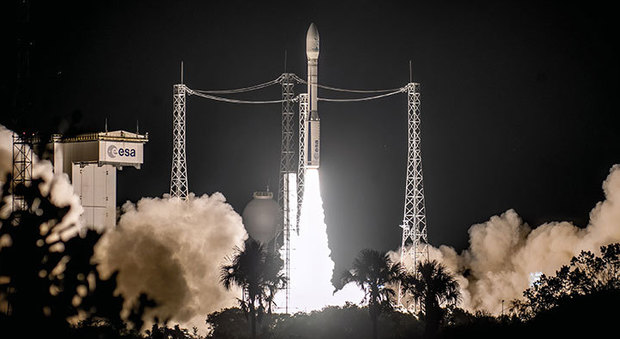 Vega a quota 11, missione perfetta: il razzo dell'Avio di Colleferro allunga il record mondiale dei lanciatori di satelliti Video