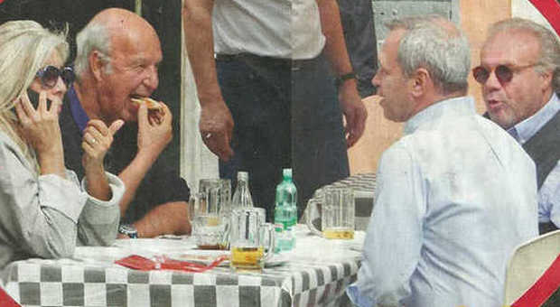 Mara Venier, pranzo in compagnia: a tavola col marito, l'ex Jerry Calà e Mentana
