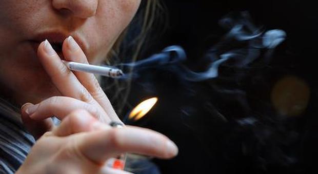 Sigarette, aumenti per le meno care: accise più alte per decreto