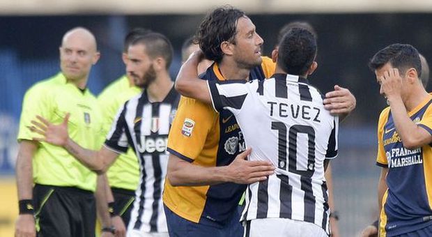 Verona-Juventus, 2-2: Juan Gomez fa pari nel finale, Toni sale a 22 reti