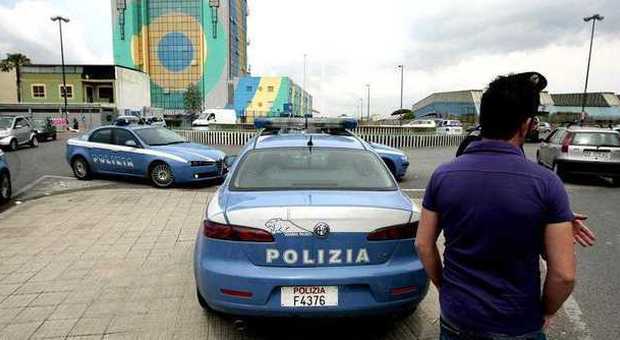 Napoli, terrore all'alba: imprenditori picchiati e rapinati in casa da falsi carabinieri