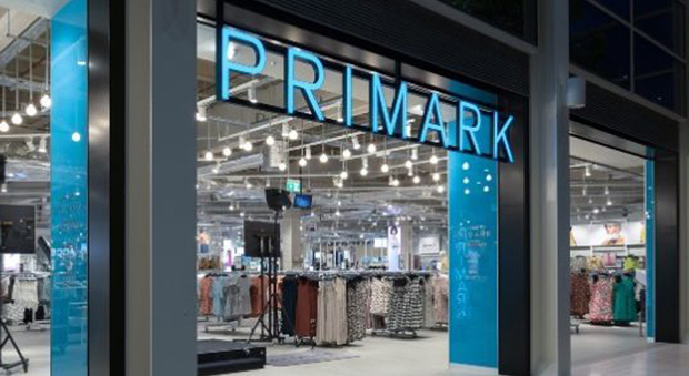 Coronavirus, Primark avverte: «L'epidemia minaccia le forniture globali di abbigliamento»