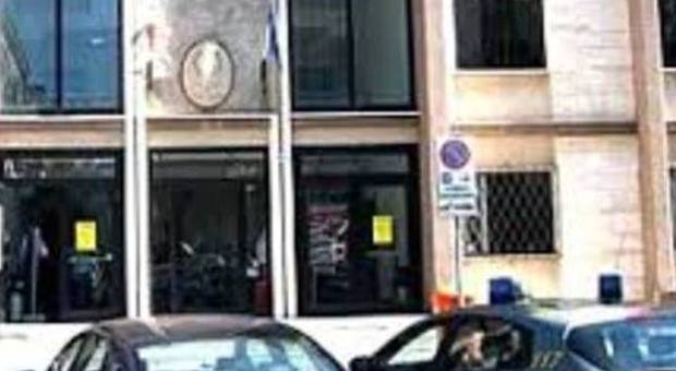 Ruba oro a nonna e amici maggiorenni lo rivendono, condannati Ruba oro a nonna e amici maggiorenni lo rivendono, condannati