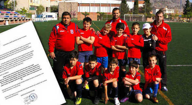 La squadra del CF Ayelo al completo (FFCV.es)