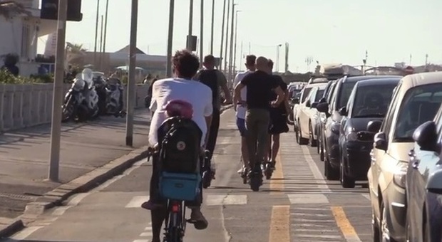 Ostia, per il Ministero dei Trasporti la pista ciclabile sul lungomare «è illegittima»