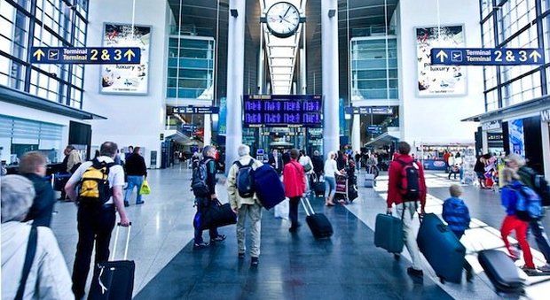 Copenaghen, aeroporto evacuato: si indaga su bagagli sospetti