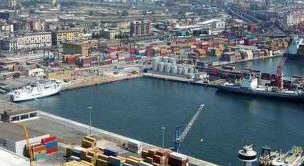 Porto di Napoli ancora senza guida: i nodi irrisolti, l'allarme degli operatori