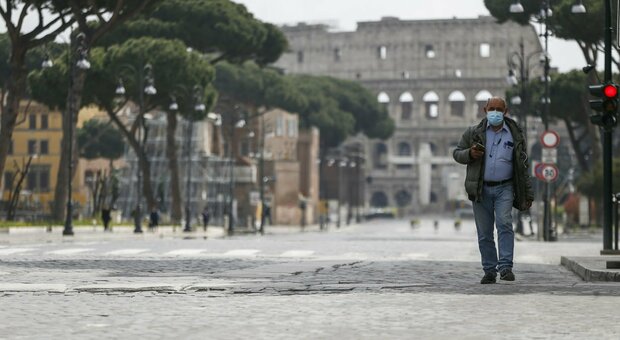 Roma, sabato di "passione" in Centro tra pedonalizzazione dei Fori, manifestazioni e bus deviati