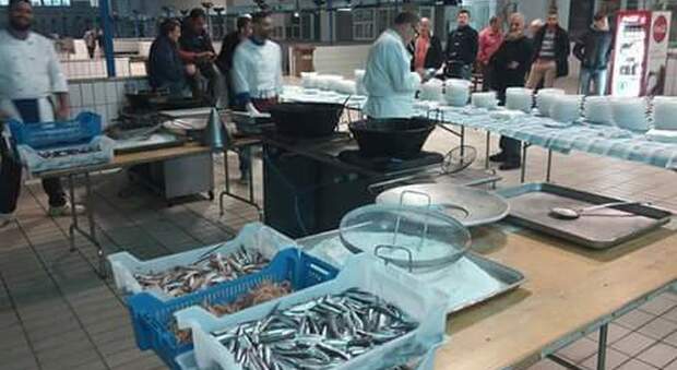 Spari nel mercato del pesce di Mugnano: feriti un banconista e un minorenne