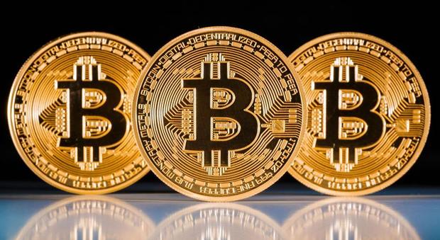 Tracollo dei bitcoin: -40% da lunedì, bloccate le contrattazioni