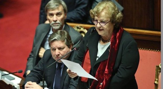Cancellieri, la fiducia alla Camera il 20. Il Pd spaccato, Civati: «Il partito voti per mandarla via»