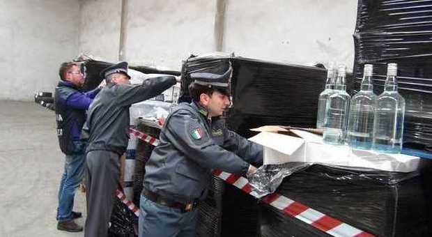 Falconara, Finanza stronca contrabbando di vodka Sequestrate 60mila bottiglie, 800mila di euro evasi