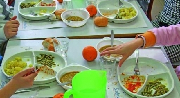 Il cibo avanzato in alcune mense scolastiche di Vicenza finisce ai senzatetto