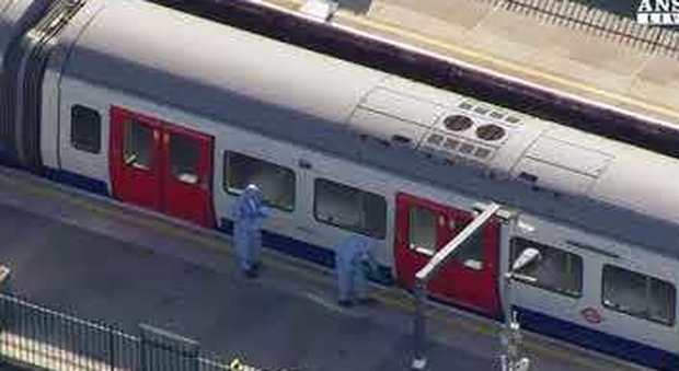 Tre persone uccise da un treno a Londra in circostanze misteriose