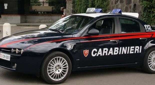 Famiglia aggredisce e picchia carabiniere donna alla festa del paese: arrestata
