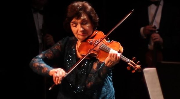 Morta a New York la grande violinista russa Nina Beilina: aveva 81 anni, ha suonato in tutto il mondo