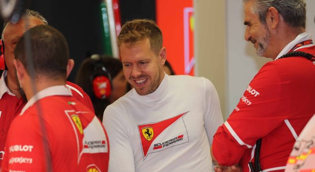 Sebastian Vettel con il team principal di Maranello Maurizio Arrivabene
