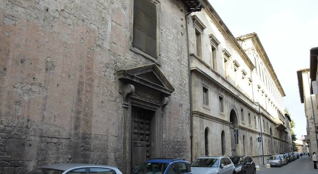 Palazzo saladini Pilastri in corso Mazzini