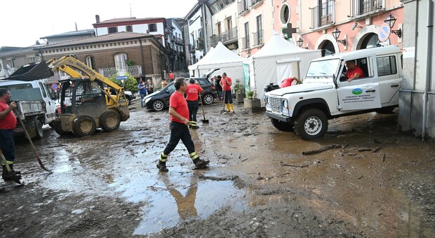 Campania, De Luca chiede lo stato d'emergenza: primi interventi dopo i danni del maltempo