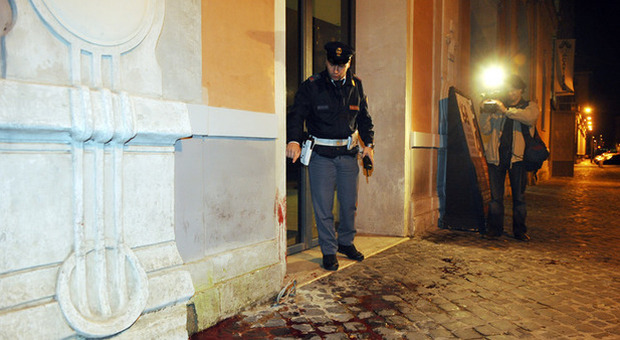 Famiglia aggredisce e picchia carabiniere donna alla festa del paese: arrestata