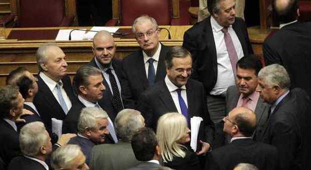 Grecia, il governo Samaras ottiene la fiducia: scongiurate elezioni anticipate