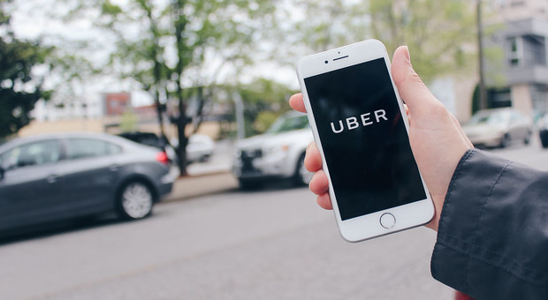 Uber, a Londra un permesso che sa di bocciatura: licenza prorogata per appena due mesi