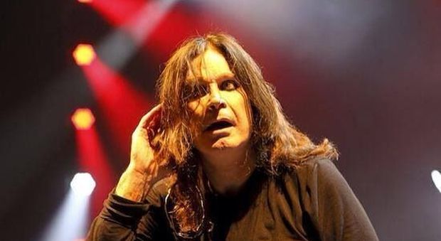 Ozzy Osbourne ricoverato in ospedale: «Complicazioni da influenza»