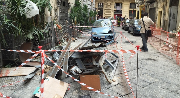 Napoli. Esplode laboratorio di gioielli, sei feriti: «Sembrava un attentato» | Foto e video