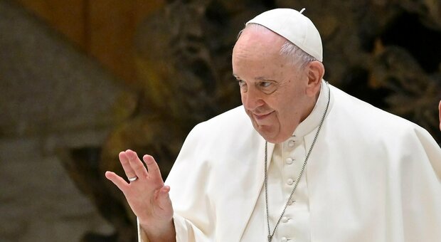 Papa Francesco dichiara guerra alle messe in latino: d'ora in poi solo se autorizzate dal Vaticano