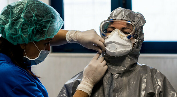 Coronavirus a Napoli, continuano i ricoveri al Cotugno: riattivata la Rianimazione