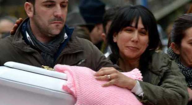 La mamma di Nicole, bimba morta a Ragusa, ​di nuovo in ospedale: ecco cosa le è successo