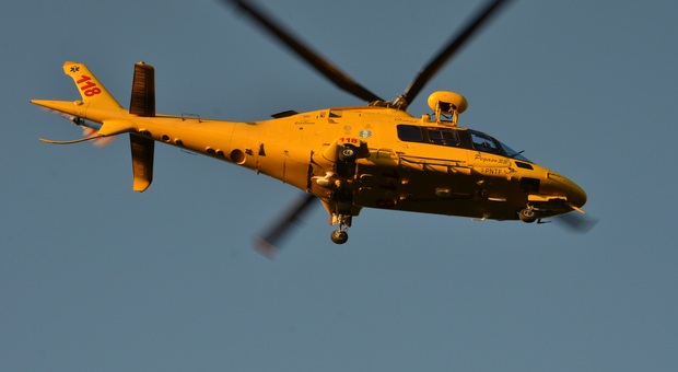 Montalto: cade dal terrazzo durante i lavori di ristrutturazione, trasportato in elicottero al Gemelli