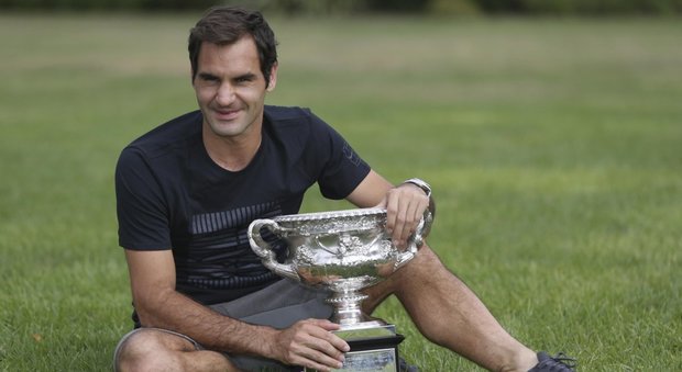 Federer, il mondo dello sport applaude il campione infinito