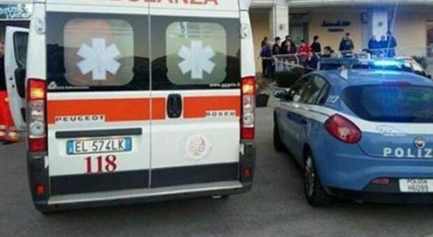 Rimini, 13enne cade dal terrazzo di un hotel e muore: lo aspettavano a scuola, è giallo