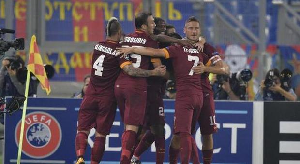 Roma a valanga, 5-1 al CSKA: spettacolo all'Olimpico. Gol di Iturbe, Maicon, Florenzi e doppio Gervinho