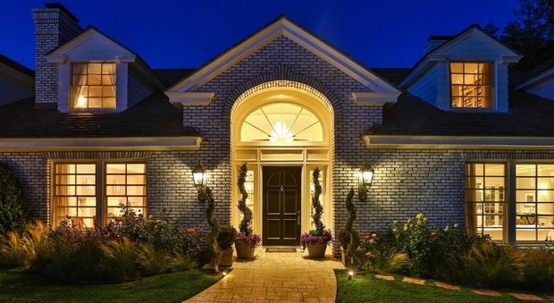 immagine California, Jennifer Lopez vende la sua villa di Hidden Hills per 12,5 milioni di dollari