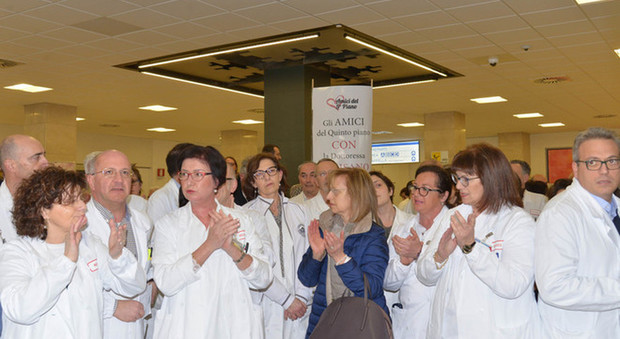 Il sit in dei medici al San Bortolo a sostegno della collega Marcella Gulisano