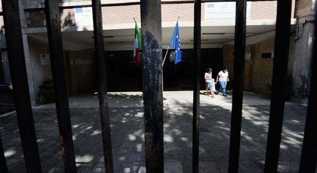Maltrattamenti agli alunni, maestre di Palma Campania condannate a tre anni