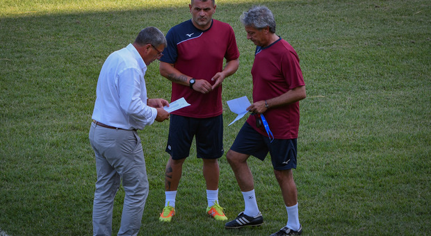 Il team manager Dino Pezzotti insieme al tecnico Alberto Mariani (Foto Riccardo Fabi/Meloccaro)