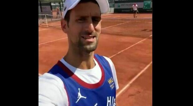 Djokovic, dal Roland Garros arriva la dedica all'amico Jokic: «Mvp, Mvp!»