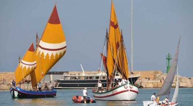 Le barche a vela di Cesenatico approdano nel porto di San Benedetto