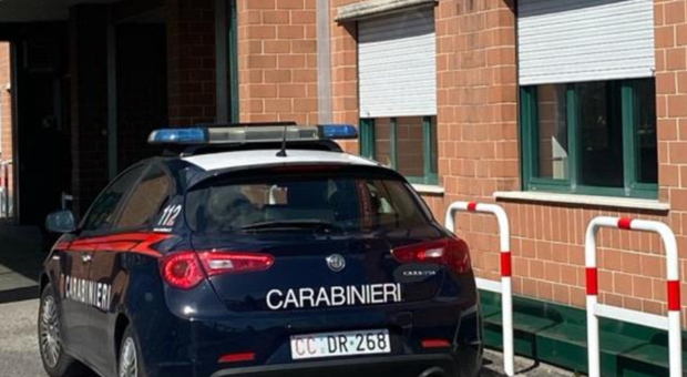 Cassino, aggredisce medici e infermieri al pronto soccorso: arrestato