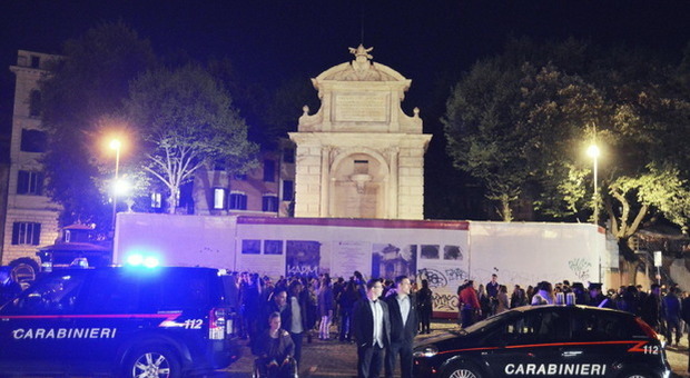 Trastevere, la caccia alla droga per l'omicidio del carabiniere, i residenti: «Qui non si vive più»