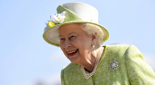 Elisabetta, alla morte della Regina scatterà il London Bridge: risate vietate per 12 giorni