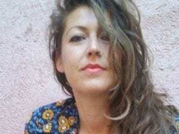 Valeria, 39 anni, si accascia e muore in strada mentre porta a spasso il cane