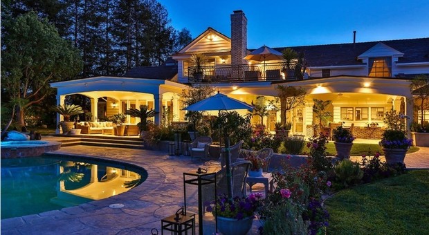 immagine California, Jennifer Lopez vende la sua villa di Hidden Hills per 12,5 milioni di dollari
