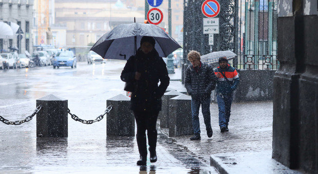 Maltempo, altre 24 ore di pioggia in Campania: allerta meteo fino a lunedì alle 11