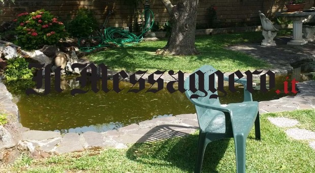 Bambino di due anni annega in uno stagnetto nel giardino di casa a Nettuno